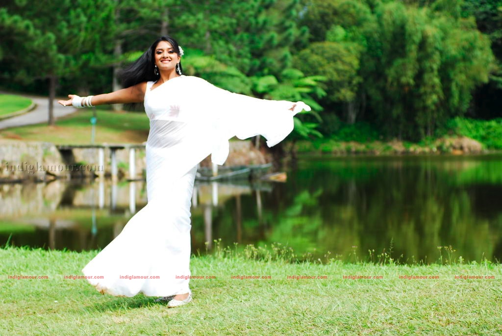 Vimala Raman Actress hd photo