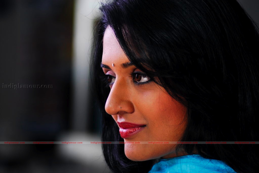 Vimala Raman Actress hd photo