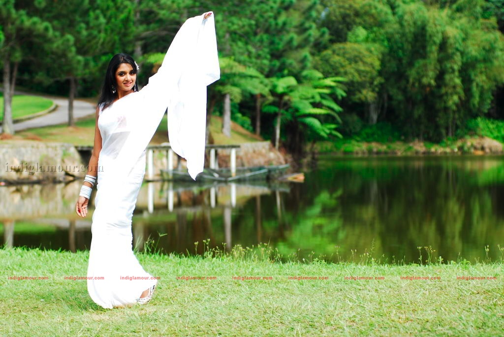 Vimala Raman Actress hd photo