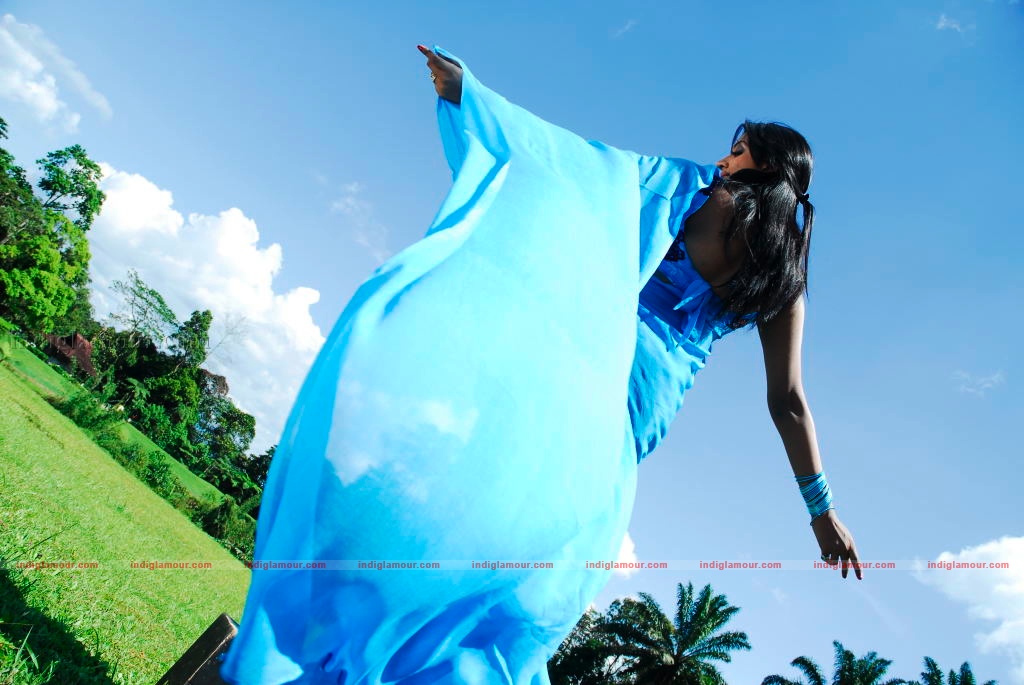 Vimala Raman Actress hd photo
