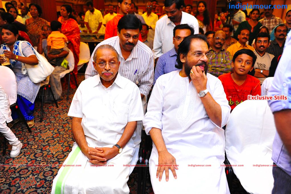 Swaralaya Eenam Awards Event hd photo