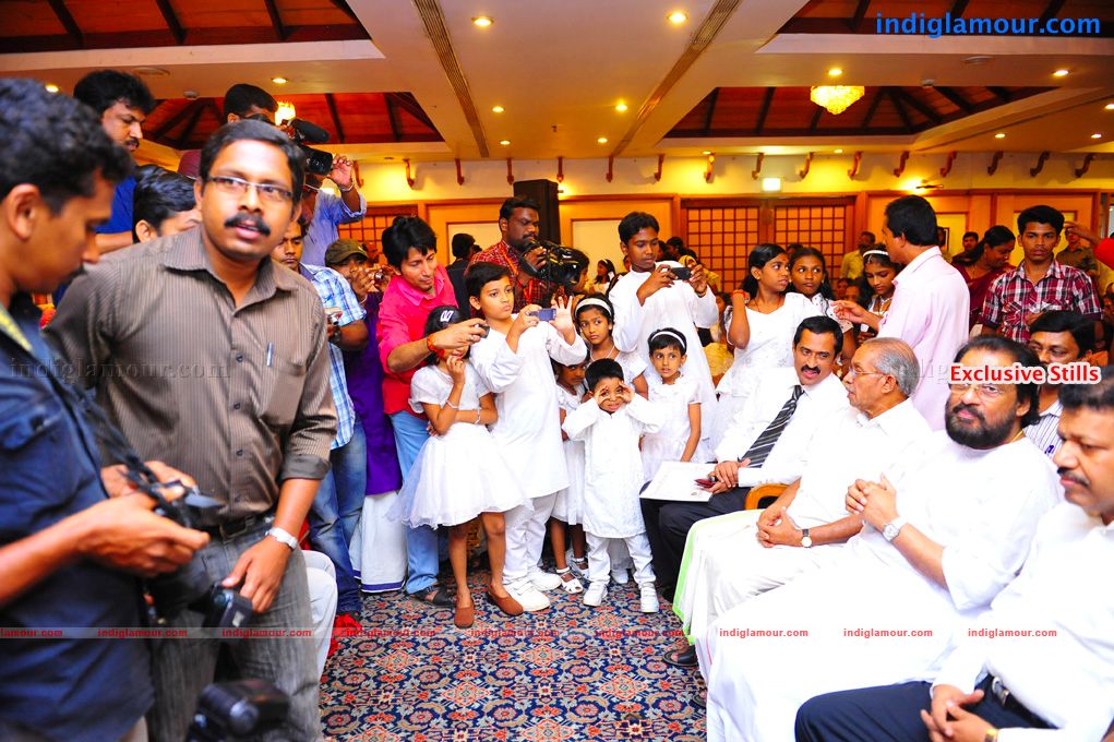 Swaralaya Eenam Awards Event hd photo