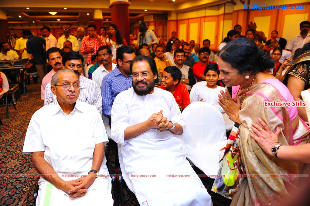 Swaralaya Eenam Awards Event hd photo