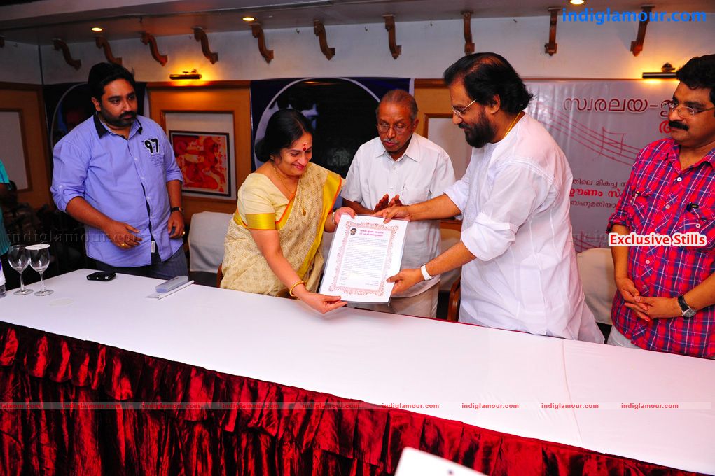 Swaralaya Eenam Awards Event hd photo
