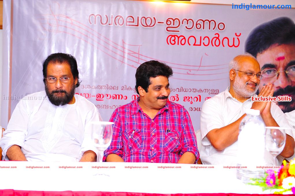 Swaralaya Eenam Awards Event hd photo