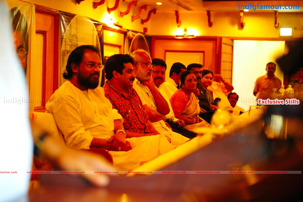 Swaralaya Eenam Awards Event hd photo