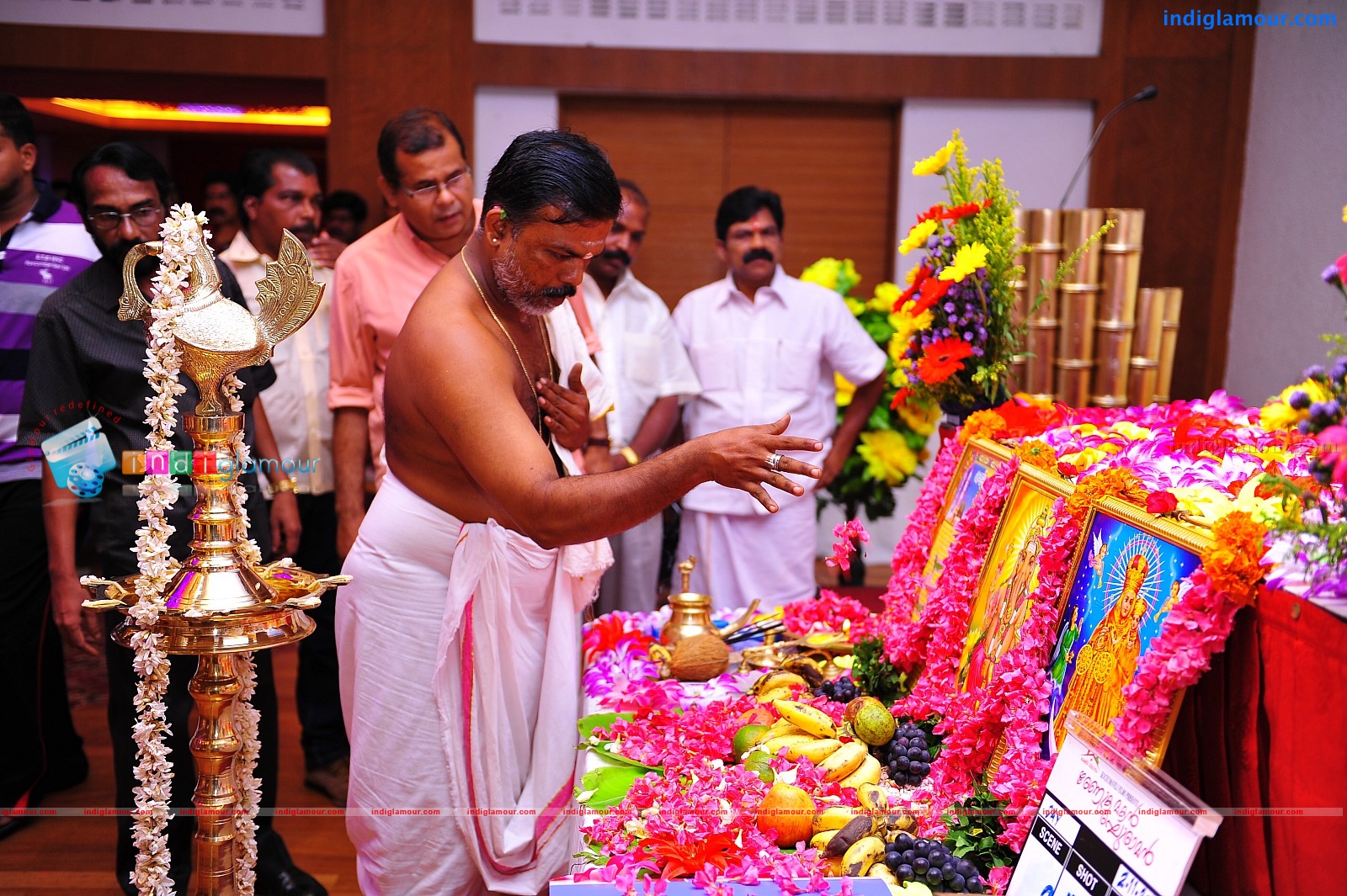 Lakshmi Vilasam Ranuka makan Raghuraman pooja stills Event hd photo