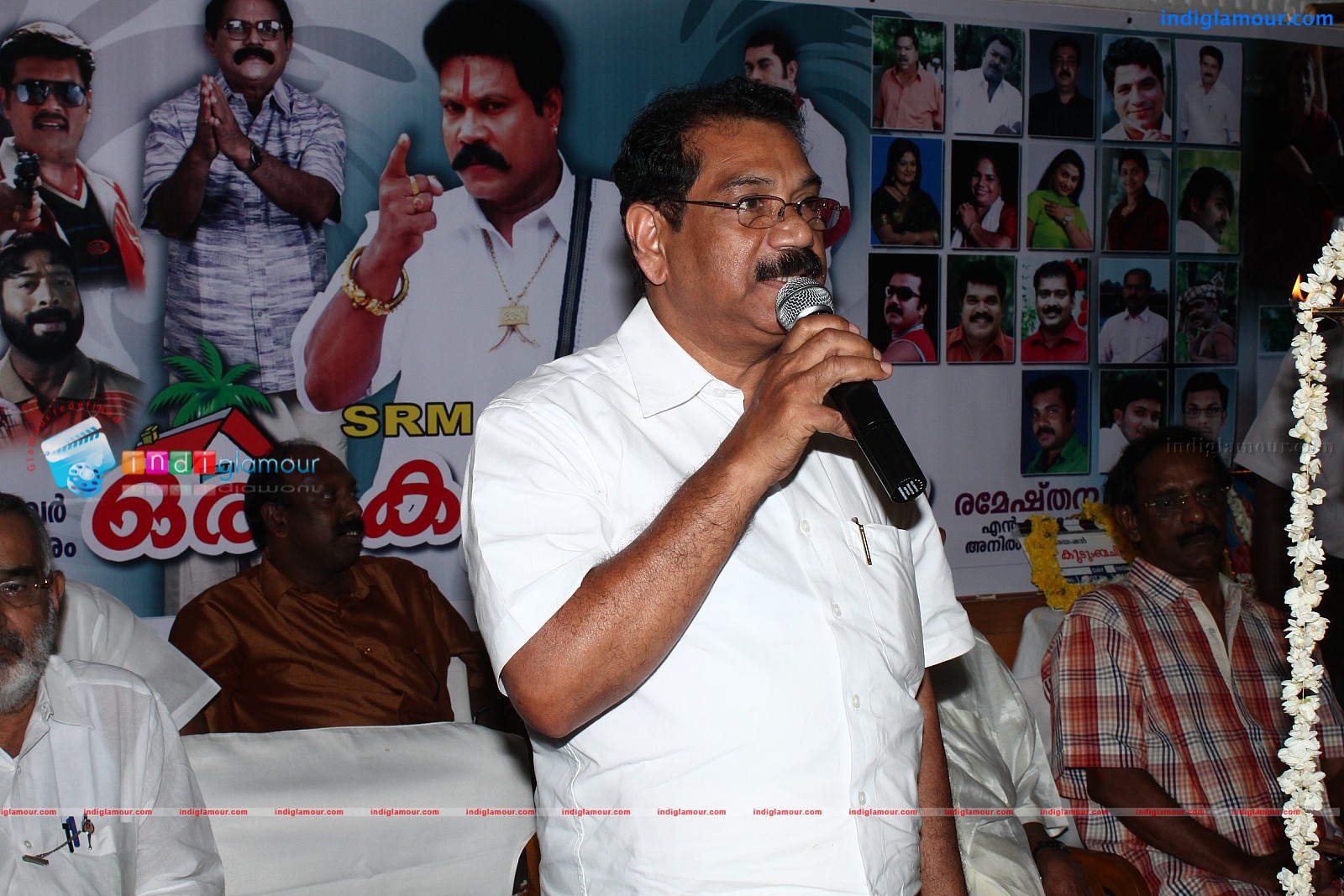 Oru Kudumba Chitram Movie Pooja Event hd photo