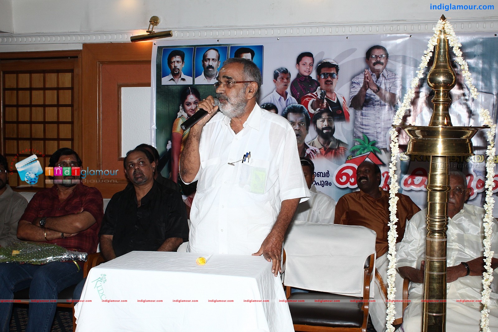 Oru Kudumba Chitram Movie Pooja Event hd photo