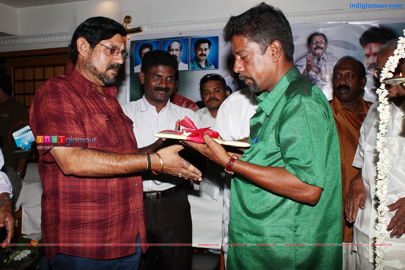 Oru Kudumba Chitram Movie Pooja Event hd photo