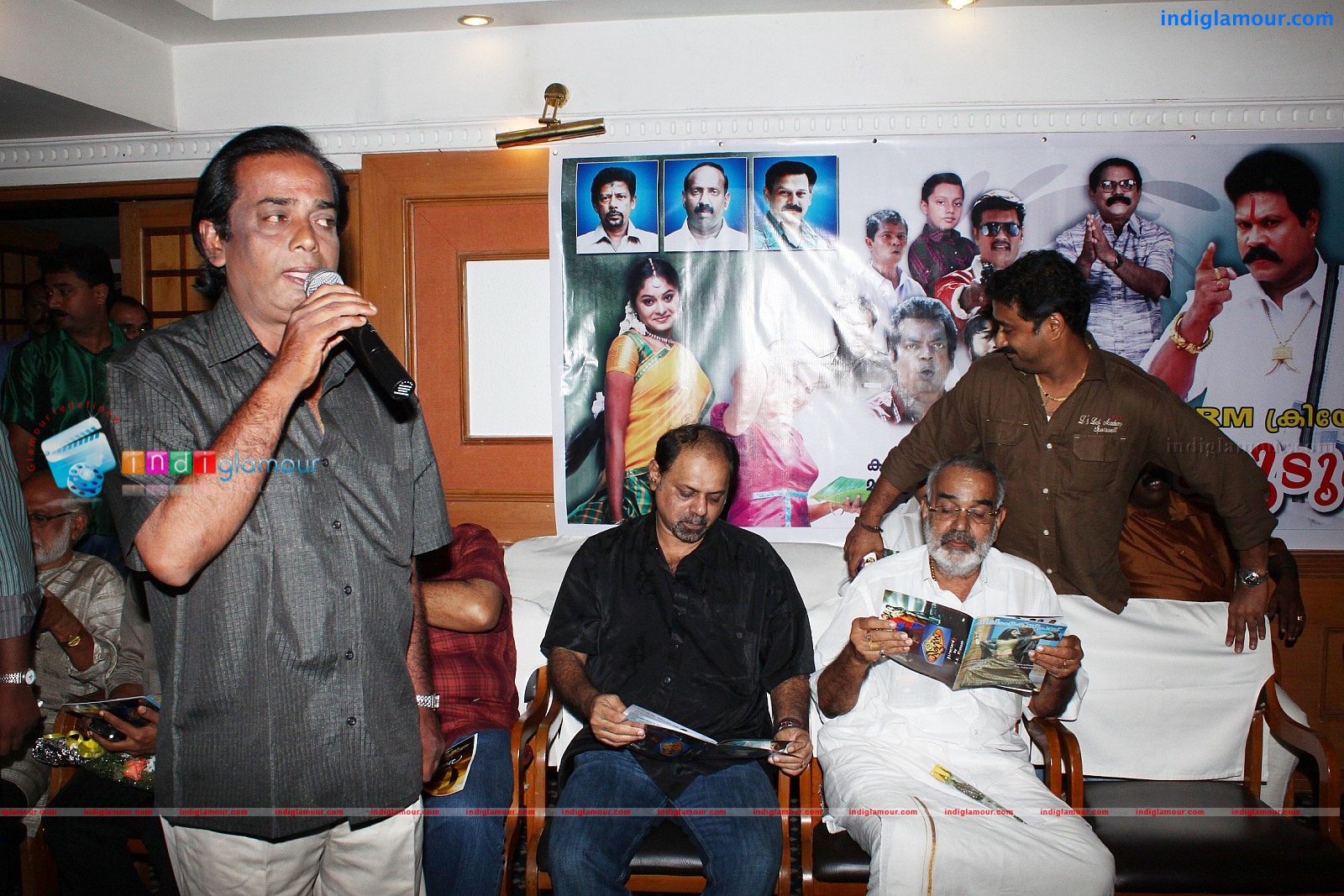 Oru Kudumba Chitram Movie Pooja Event hd photo