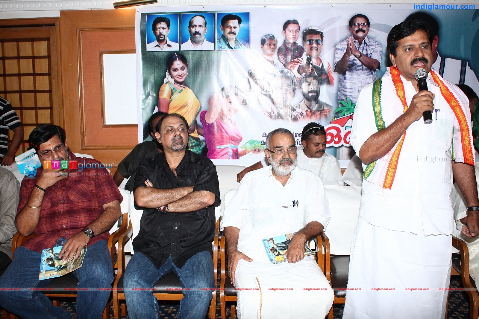 Oru Kudumba Chitram Movie Pooja Event hd photo