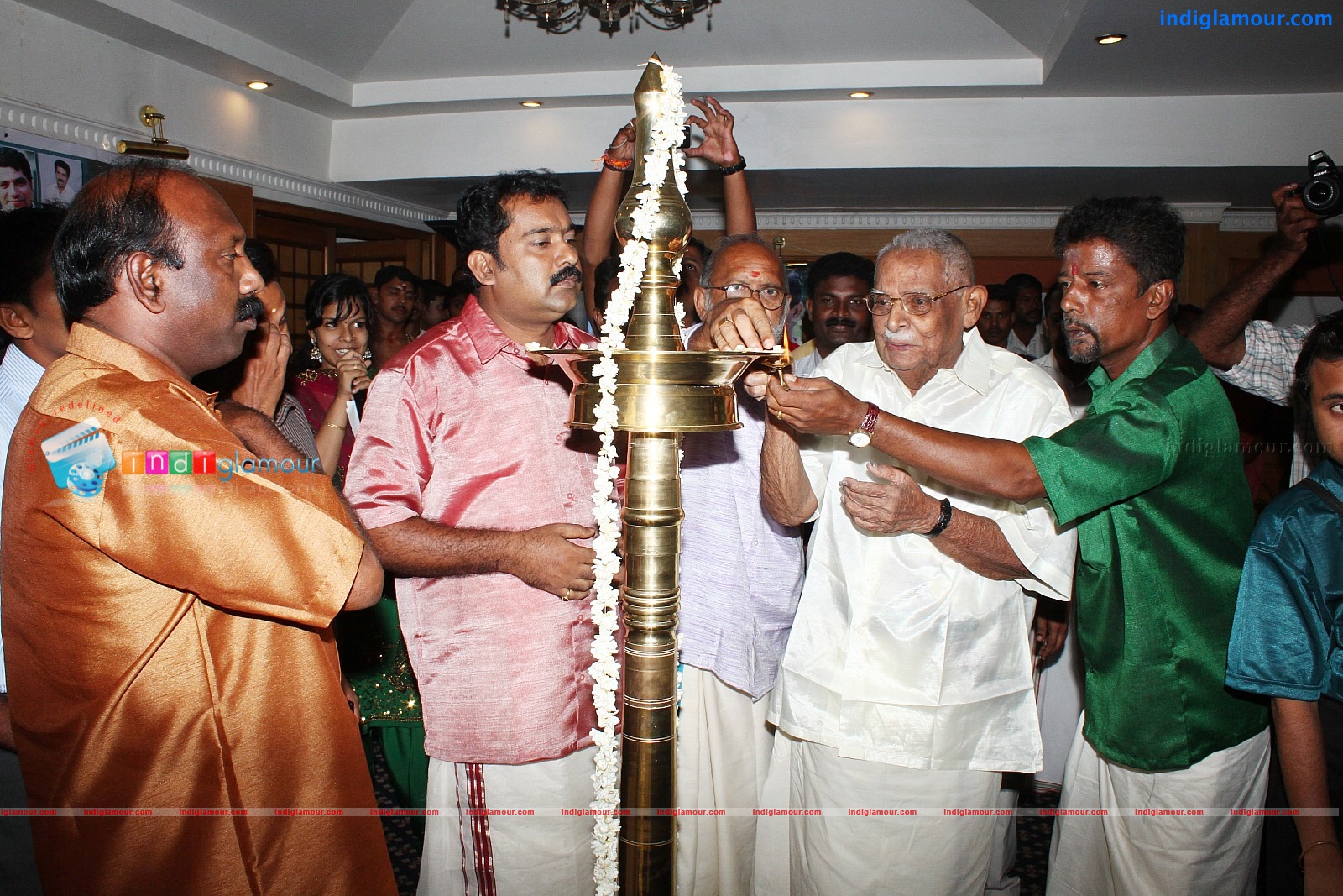 Oru Kudumba Chitram Movie Pooja Event hd photo