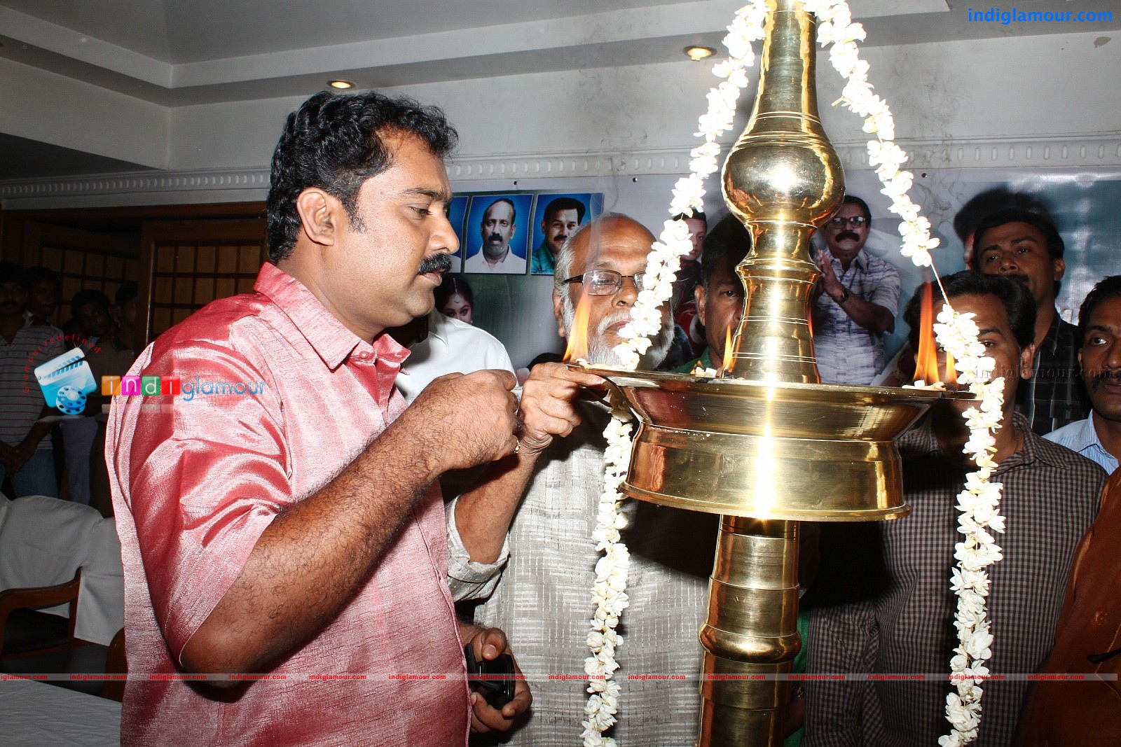 Oru Kudumba Chitram Movie Pooja Event hd photo