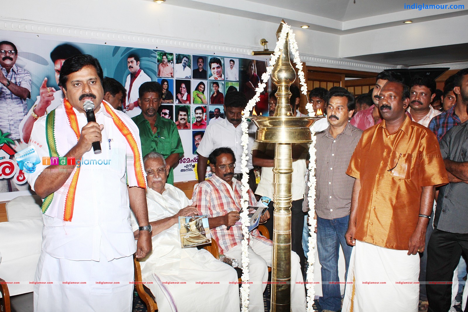 Oru Kudumba Chitram Movie Pooja Event hd photo