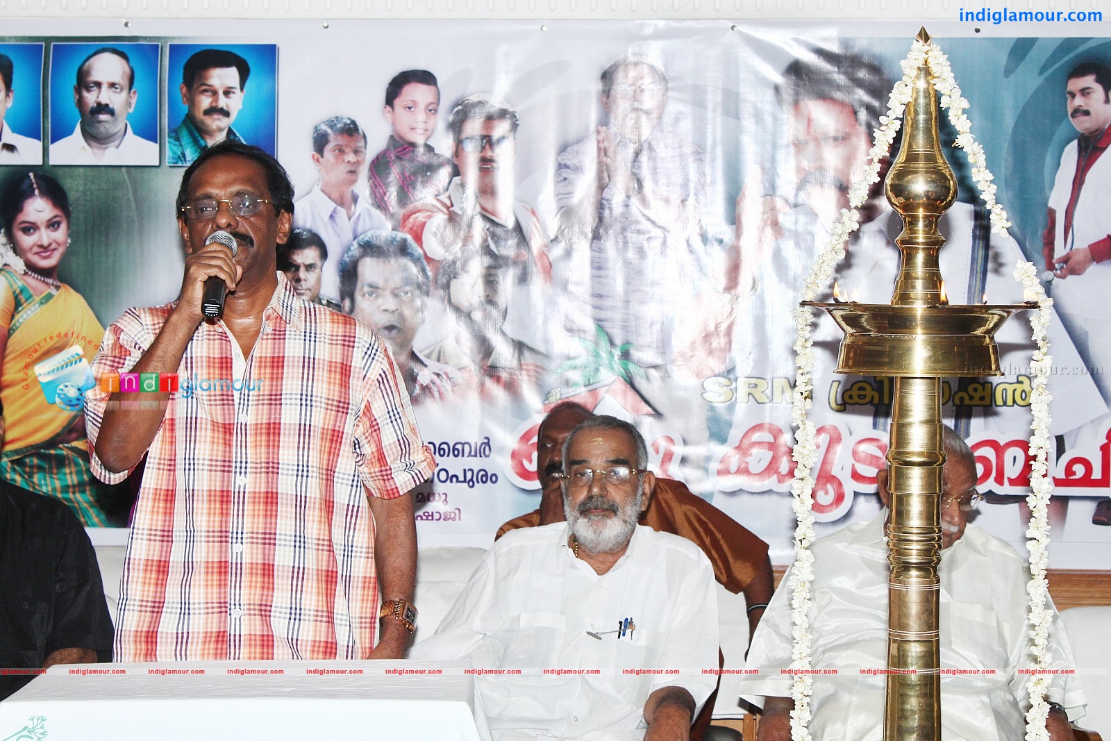 Oru Kudumba Chitram Movie Pooja Event hd photo