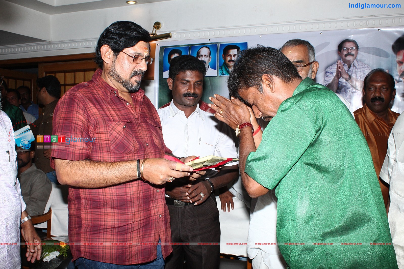 Oru Kudumba Chitram Movie Pooja Event hd photo