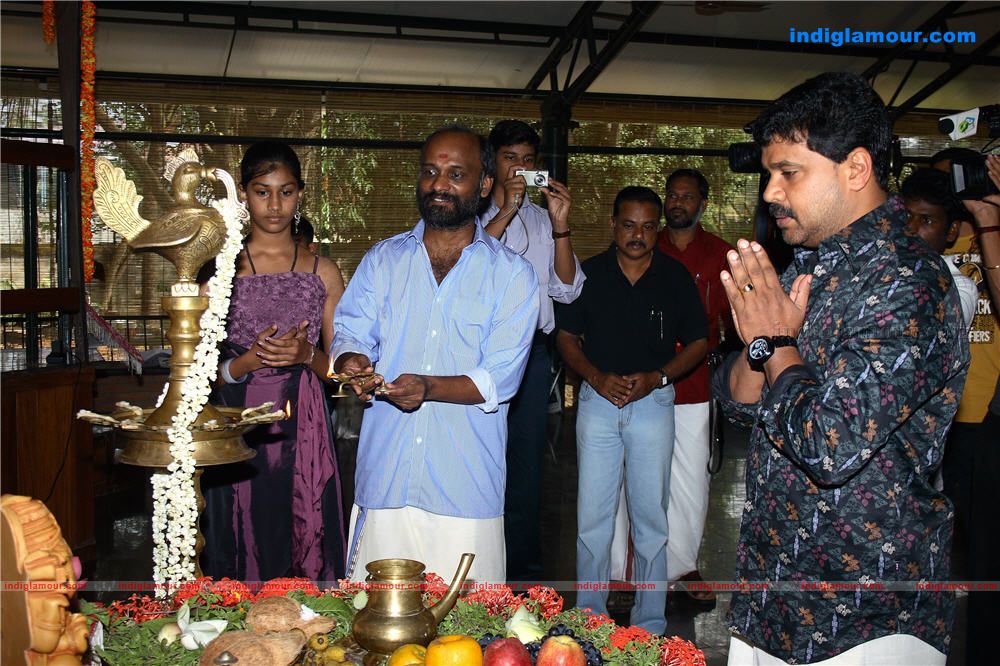 Lucky Jokers Movie Pooja Event hd photo