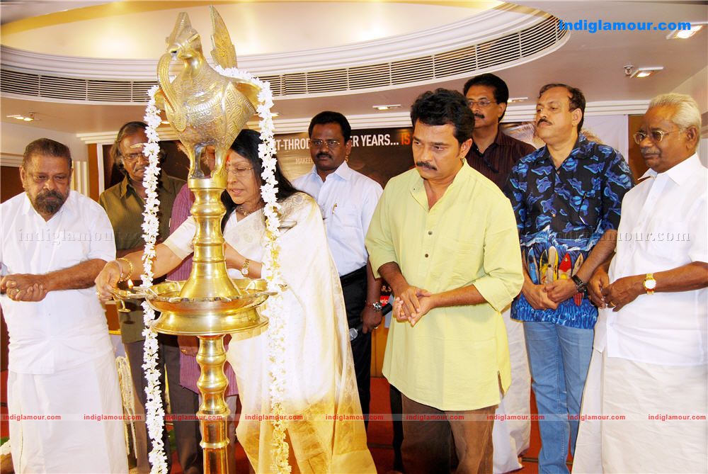 Naayika Movie Pooja Event hd photo