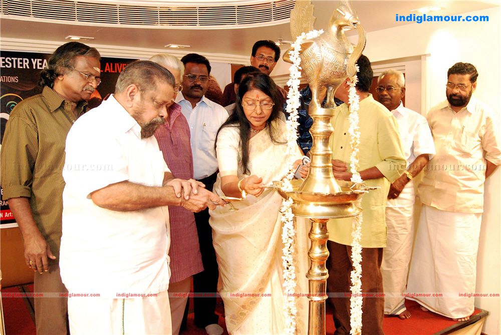 Naayika Movie Pooja Event hd photo