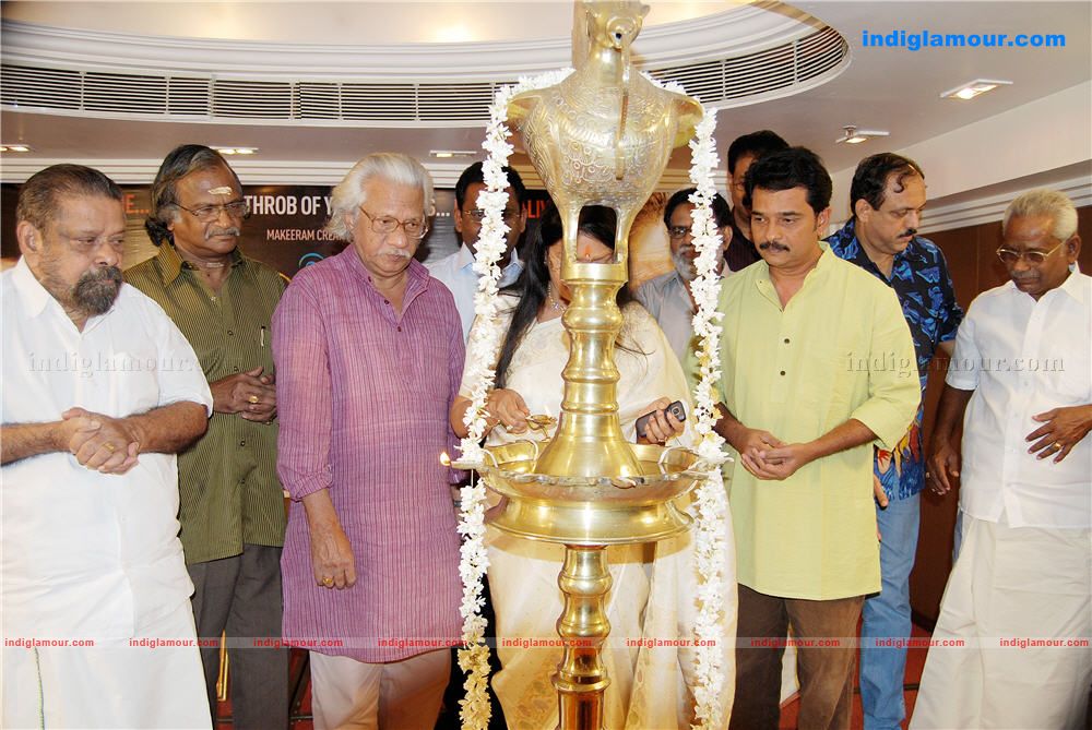 Naayika Movie Pooja Event hd photo