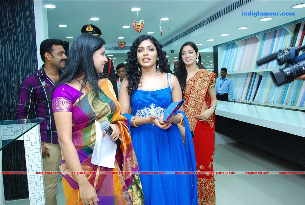 Wedland Silks And Sarees Inauguration at Kollam Event hd photo