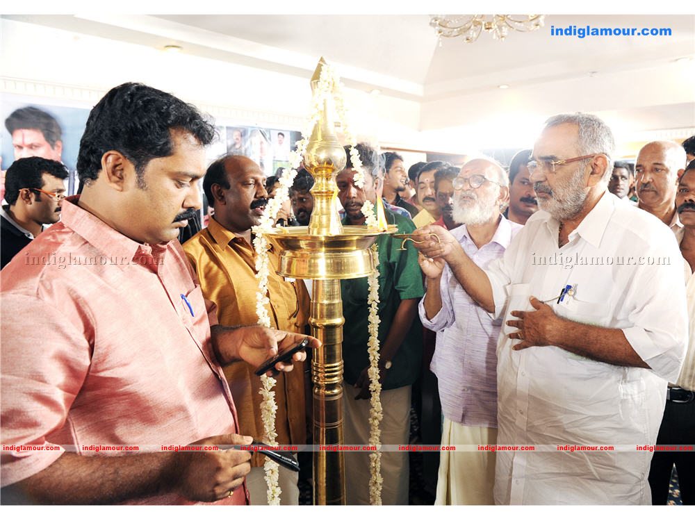 Oru Kudamba Chitram Malayalam Movie Pooja Event hd photo