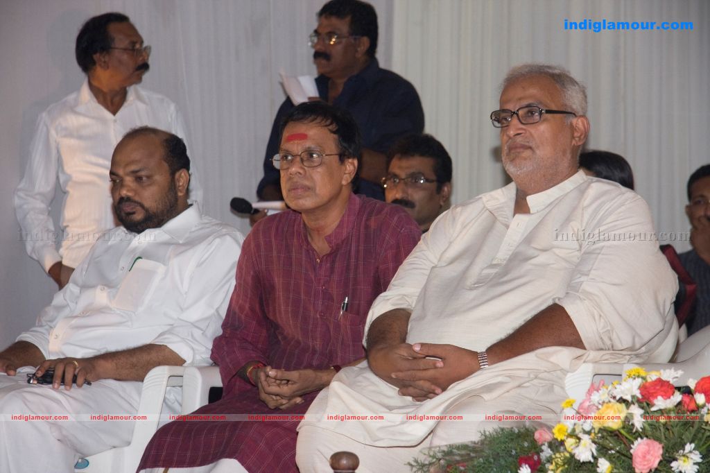 Salim Kumar Honoured by Maharajas College Students stills Event hd photo