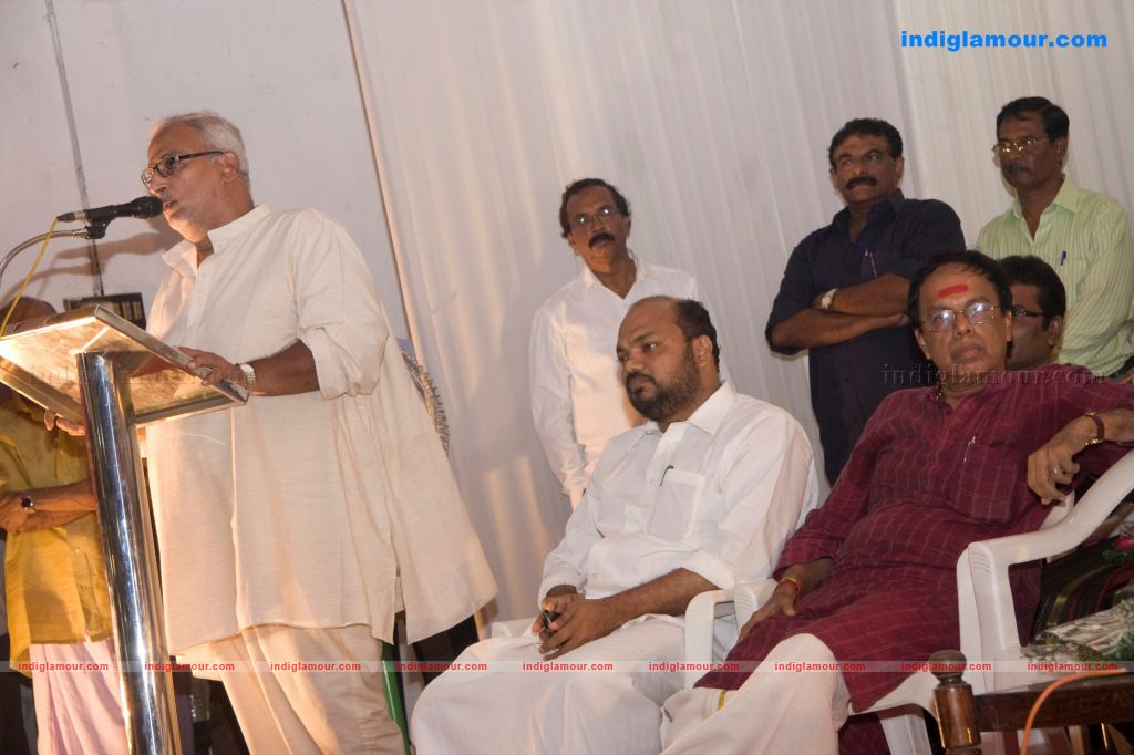 Salim Kumar Honoured by Maharajas College Students stills Event hd photo