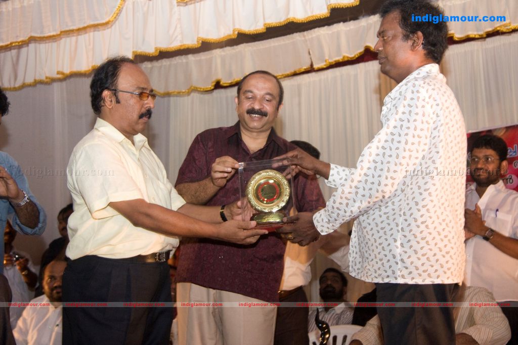 Salim Kumar Honoured by Maharajas College Students stills Event hd photo