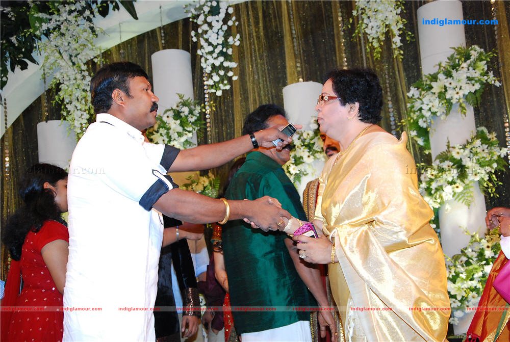 Kalabhavan Mani at Prithviraj's wedding reception Event hd photo