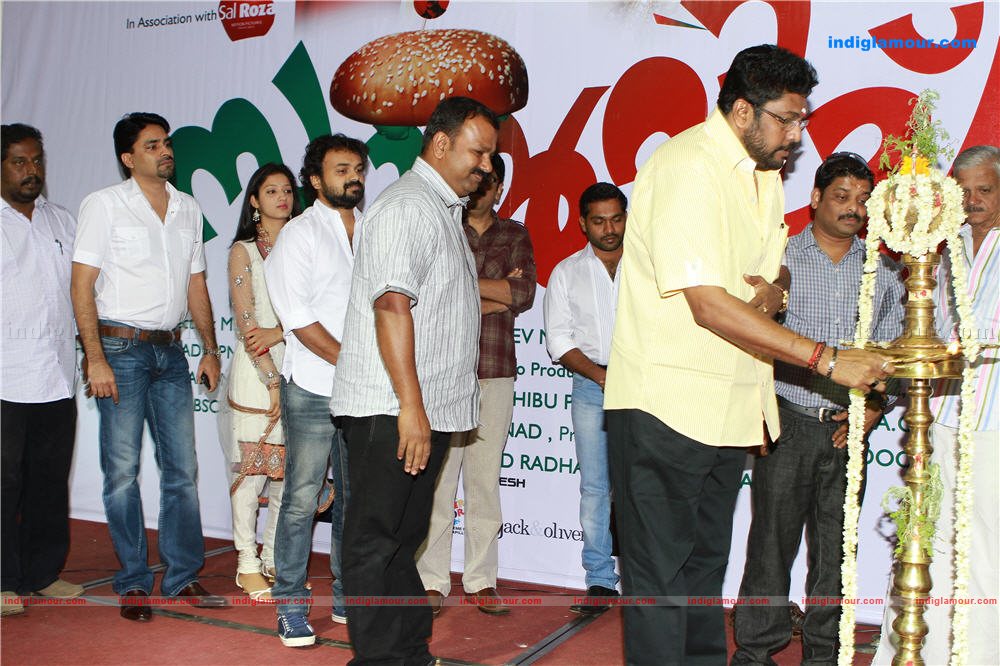 Sandwitch movie pooja Event hd photo