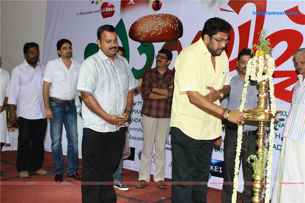 Sandwitch movie pooja Event hd photo