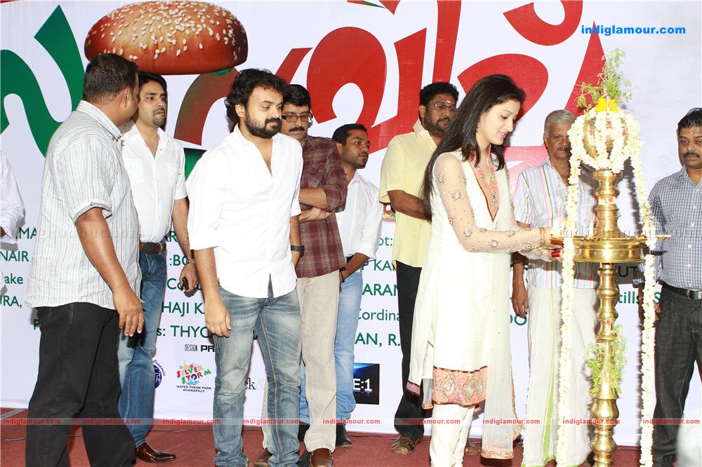 Sandwitch movie pooja Event hd photo