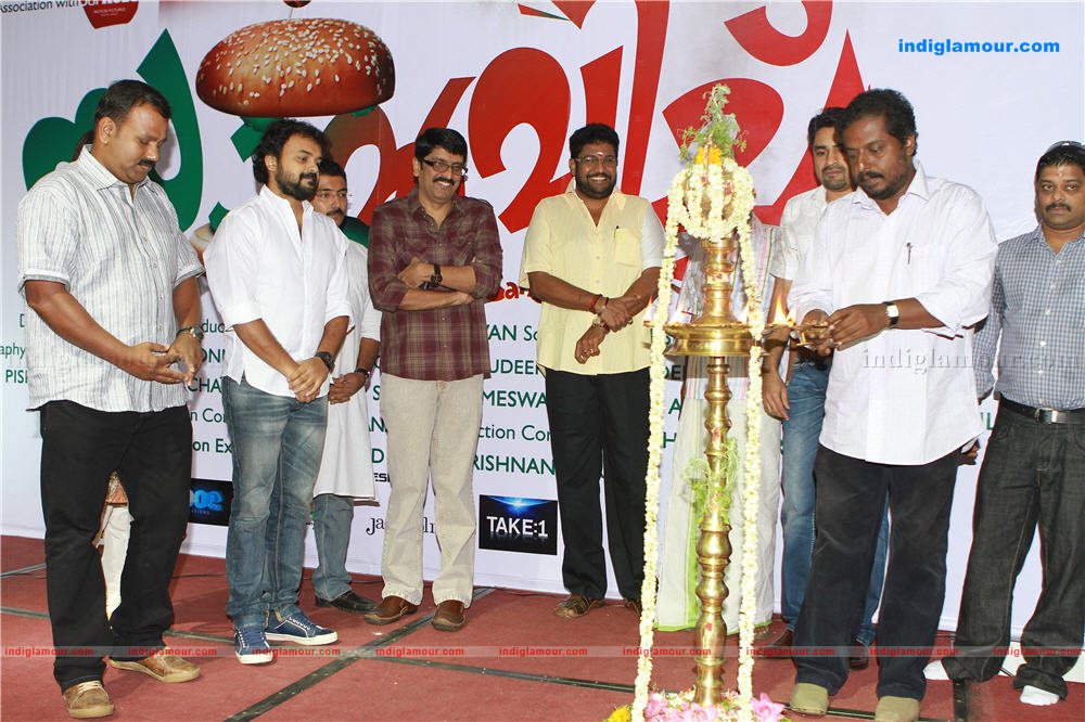 Sandwitch movie pooja Event hd photo