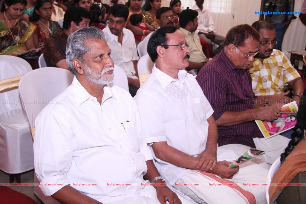 MLA Mani Patham Classum Gusthiyum Pooja Event hd photo