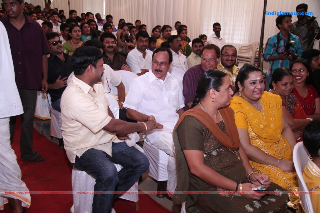 MLA Mani Patham Classum Gusthiyum Pooja Event hd photo