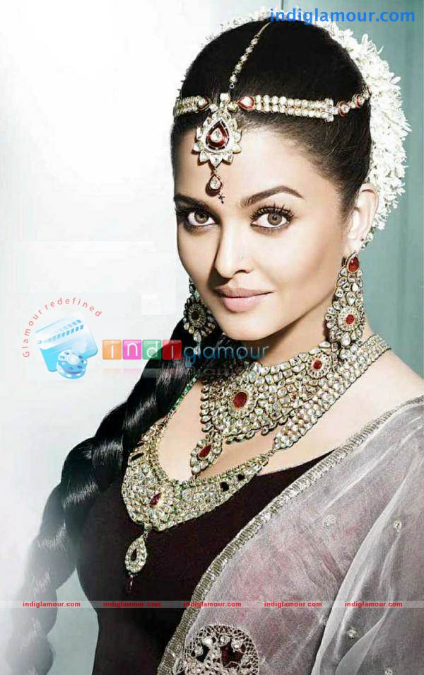 Aishwarya rai for kalyan jewellers inauguration Event hd photo