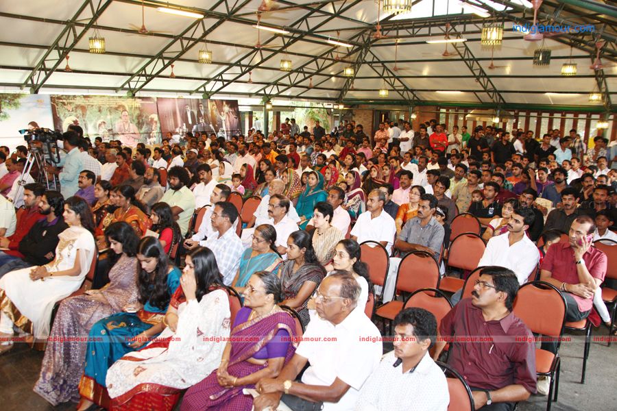Dolls Movie Pooja Event hd photo