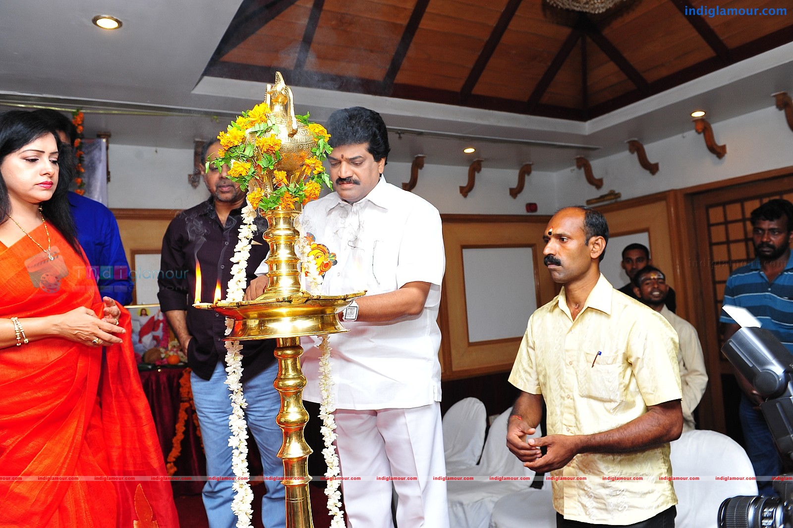 Ardhanari Movie Pooja Event hd photo