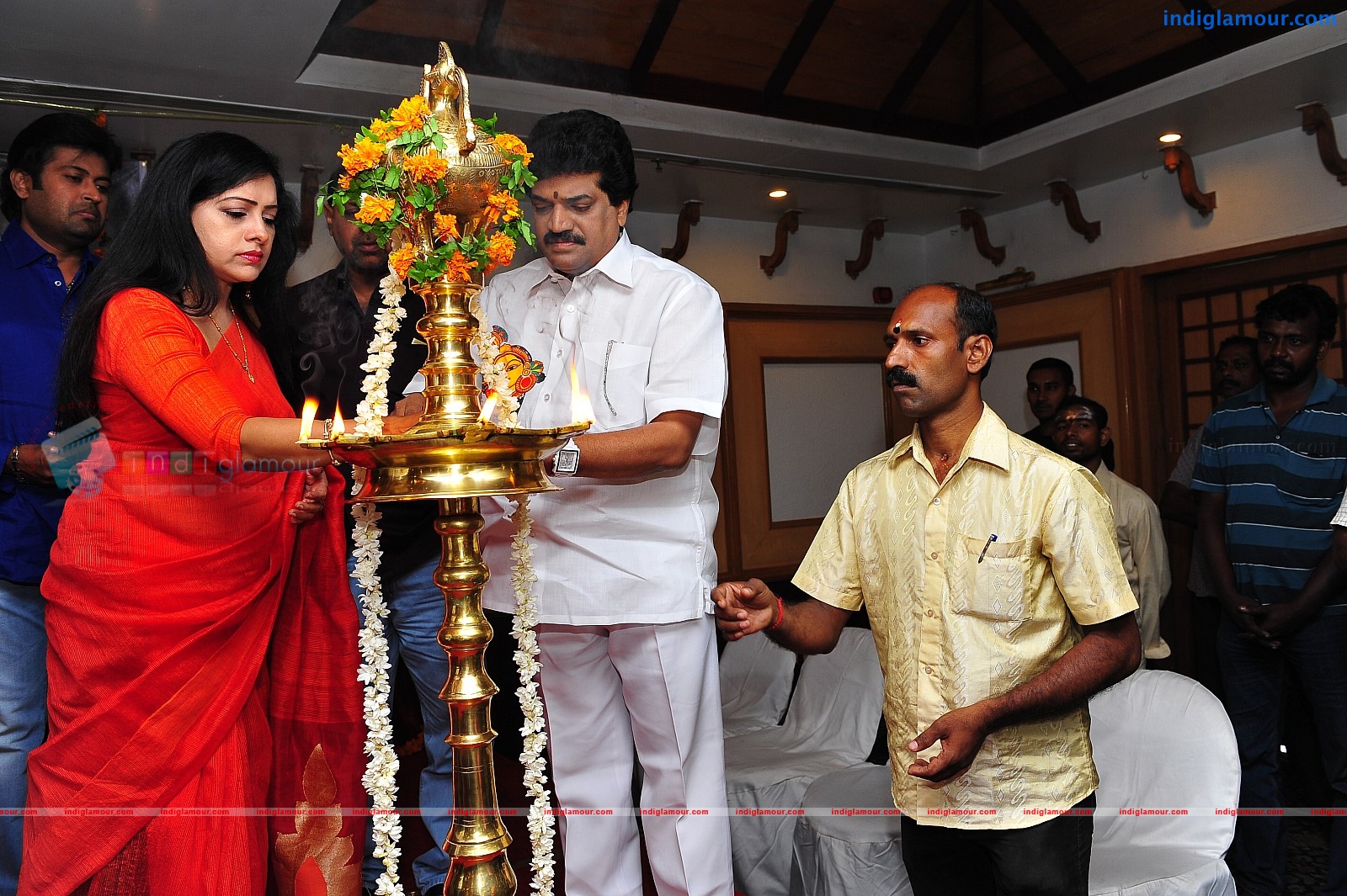 Ardhanari Movie Pooja Event hd photo
