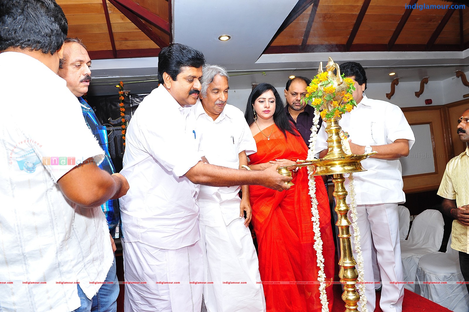 Ardhanari Movie Pooja Event hd photo