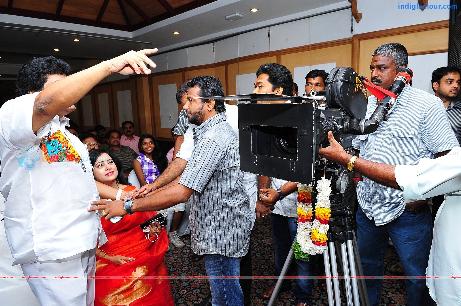 Ardhanari Movie Pooja Event hd photo
