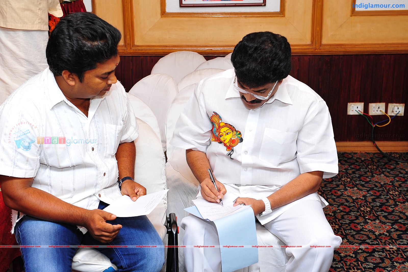 Ardhanari Movie Pooja Event hd photo