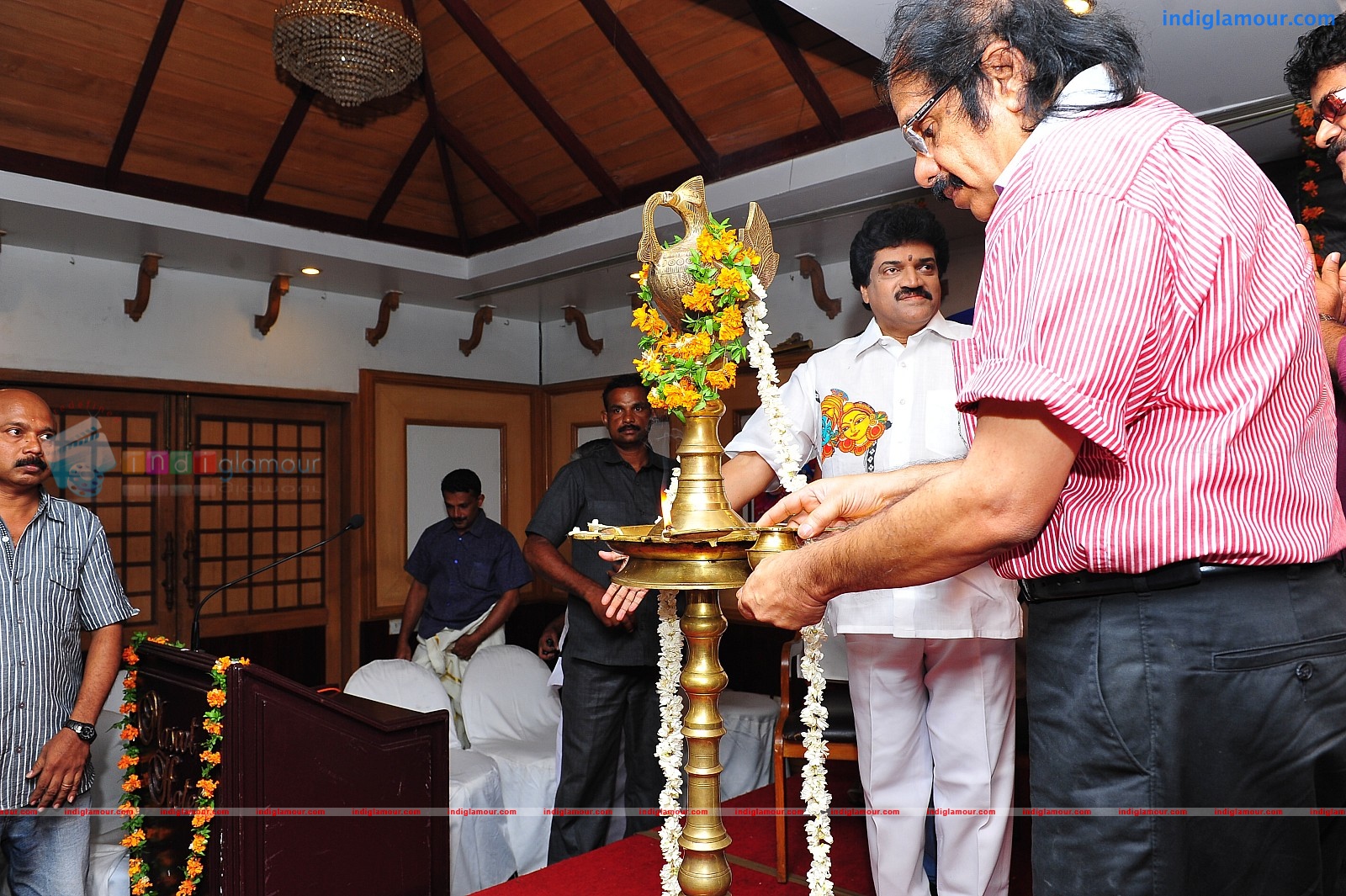 Ardhanari Movie Pooja Event hd photo