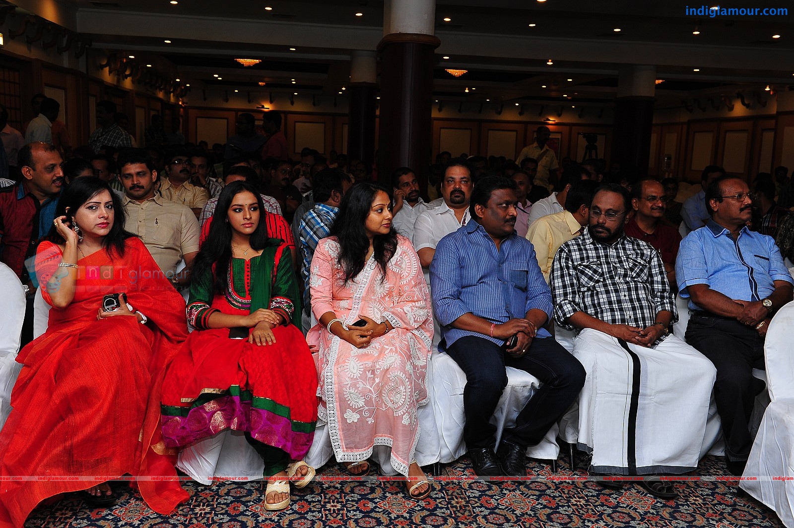 Ardhanari Movie Pooja Event hd photo