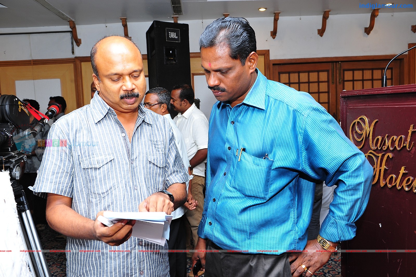 Ardhanari Movie Pooja Event hd photo