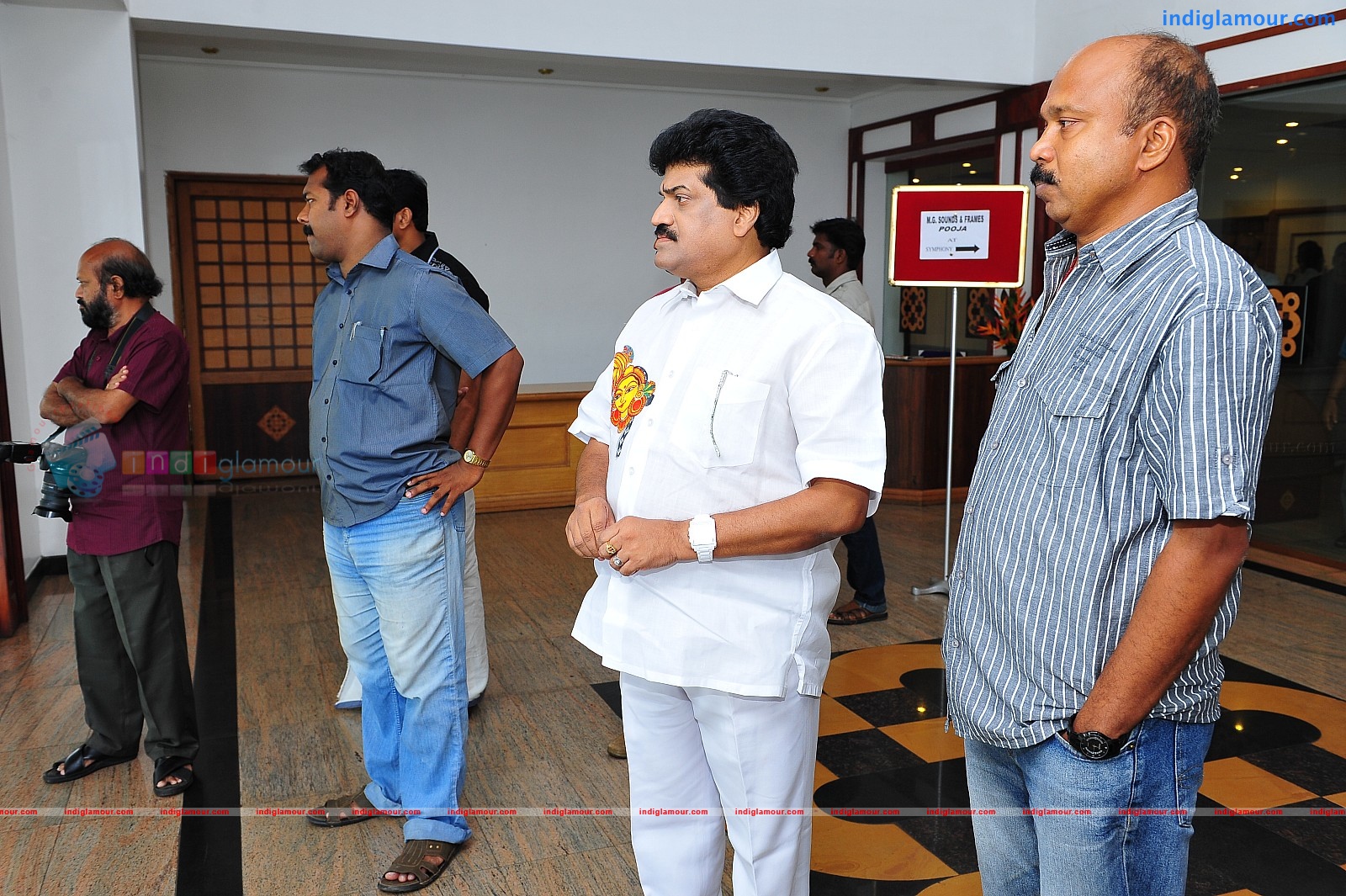 Ardhanari Movie Pooja Event hd photo