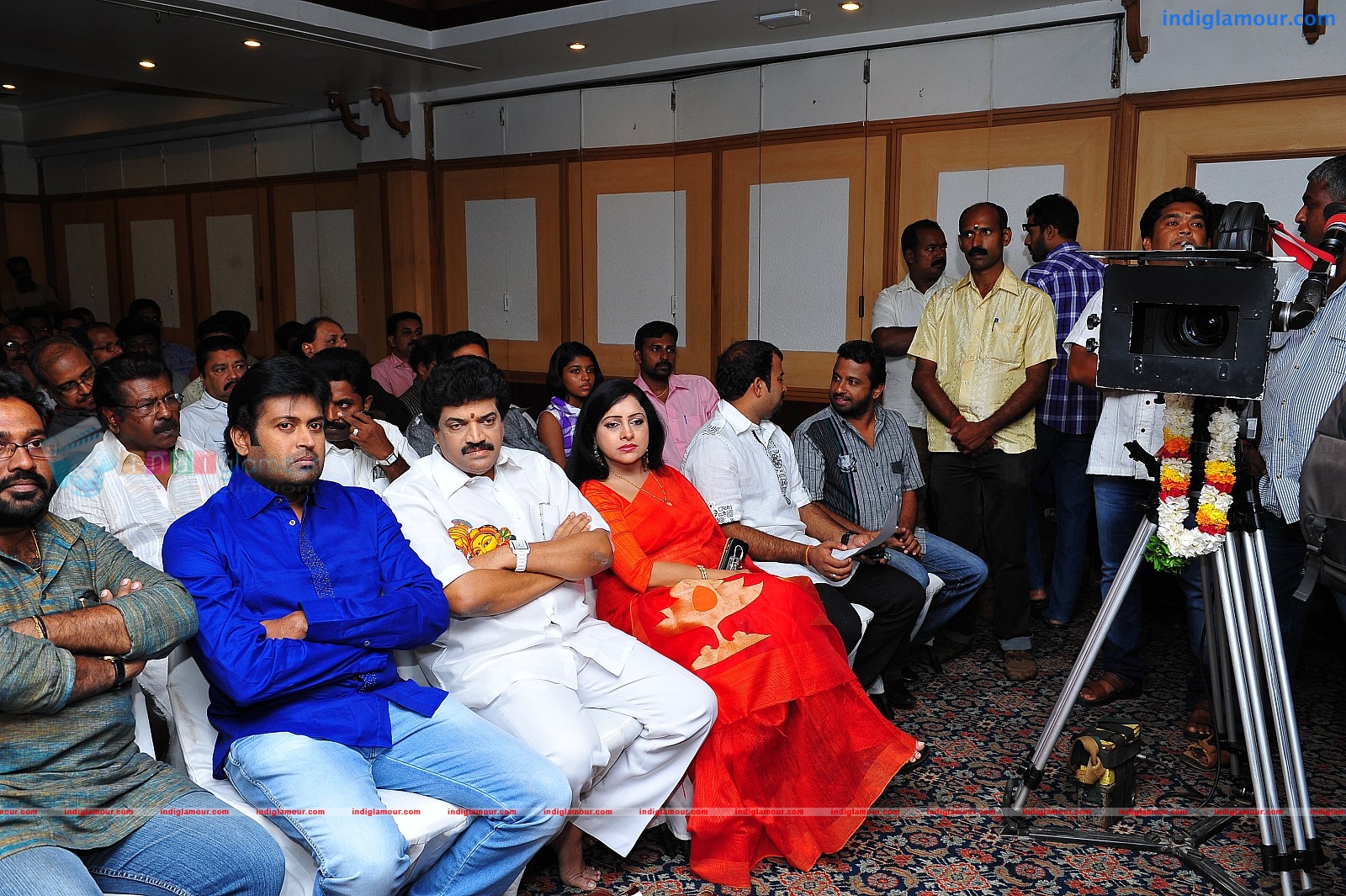 Ardhanari Movie Pooja Event hd photo