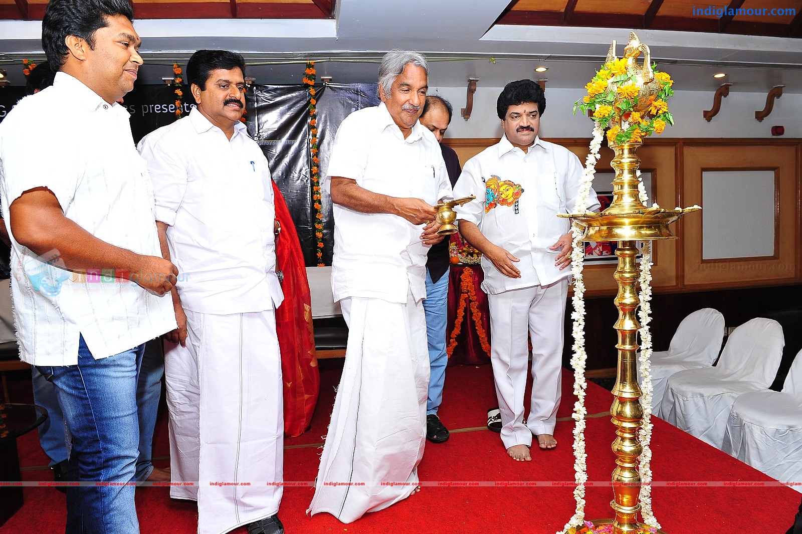 Ardhanari Movie Pooja Event hd photo
